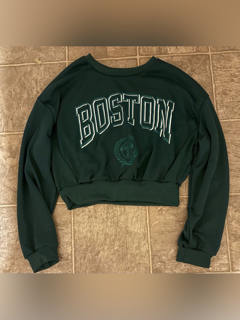 ☘️New Women’s Green BOSTON Cropped Sweatshirt